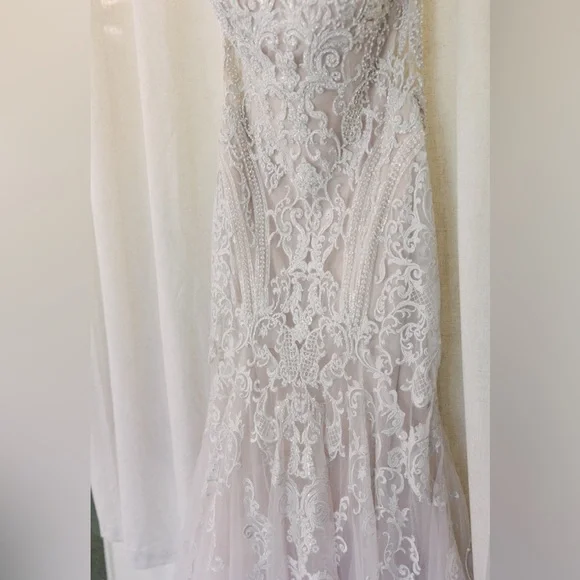 🚨Authentic Allure Wedding Gown and Cathedral-length Veil -💍💒 - 3-Day SALE ONLY - Picture 7 of 16